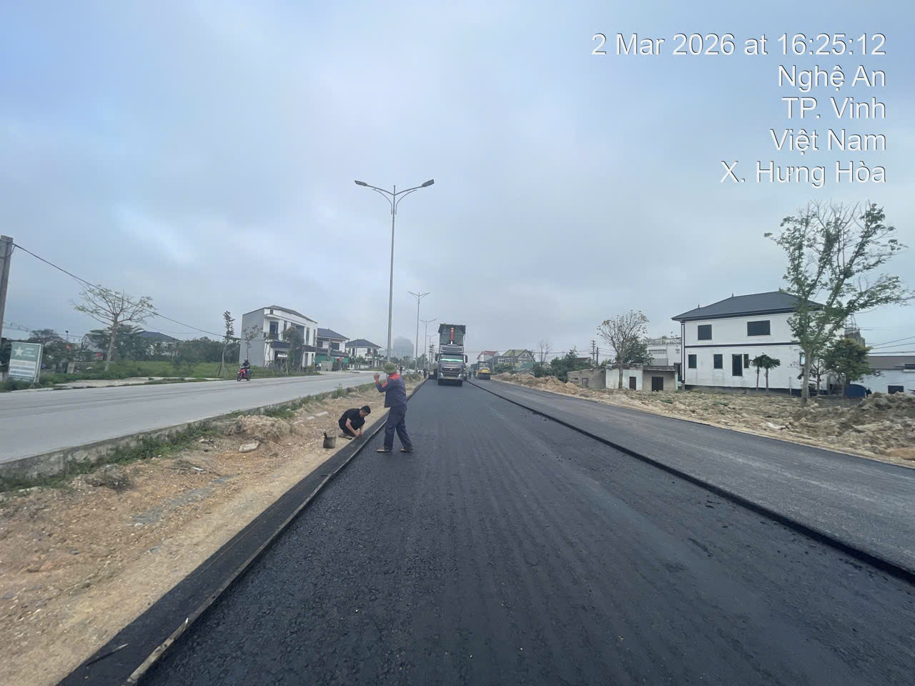 Thi công đường Nguyễn Sỹ Sách