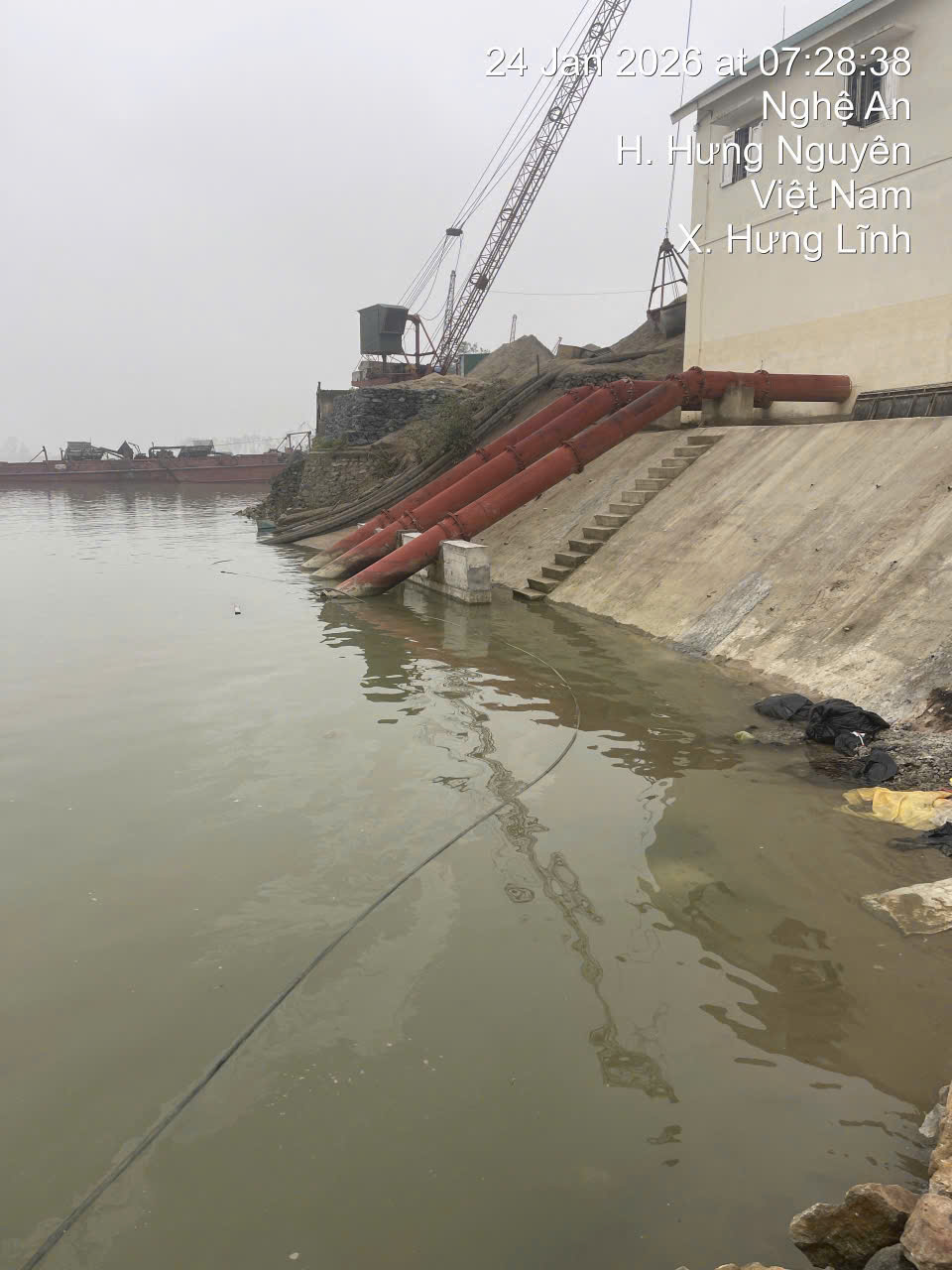 Trạm bơm và kênh Hưng Lĩnh